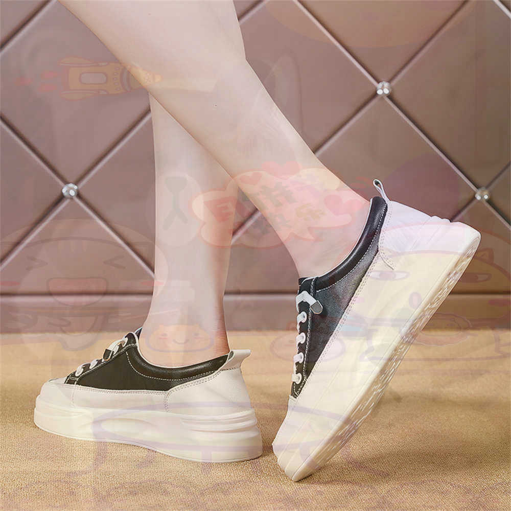 Tech Accessories Gift Ideas - Sepatu Pantofel Chunky Berenda Sepatu Olahraga