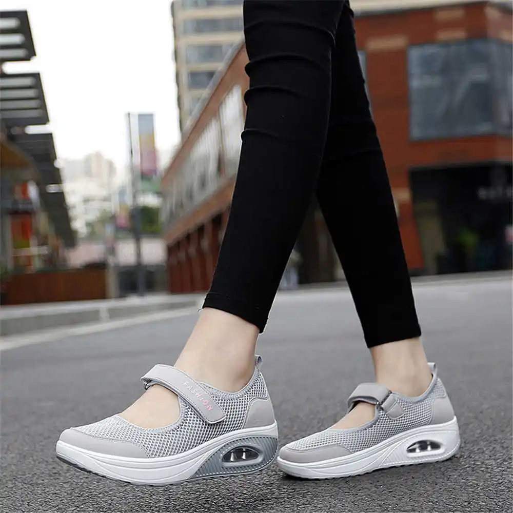 Tech Accessories Gift Ideas - Sepatu Basket pria, sneaker olahraga warna